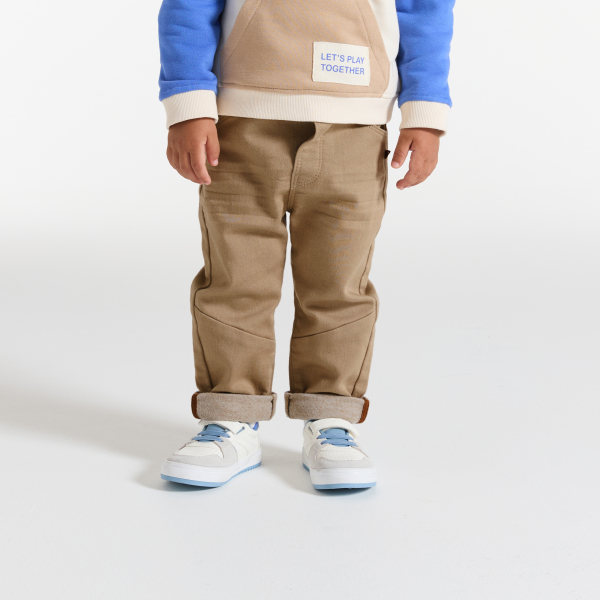 بنطلون جينز من الدنيم مريح للغاية وجد مرن بلون البيج للأولاد الصغار